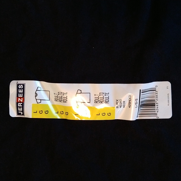 Jerzees Plain black Tshirt - Picture 2 of 2